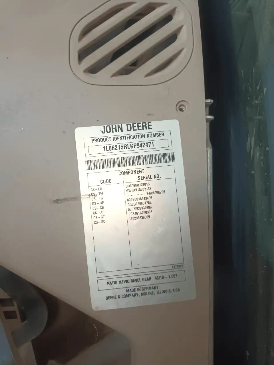 Image JOHN DEERE 6215R