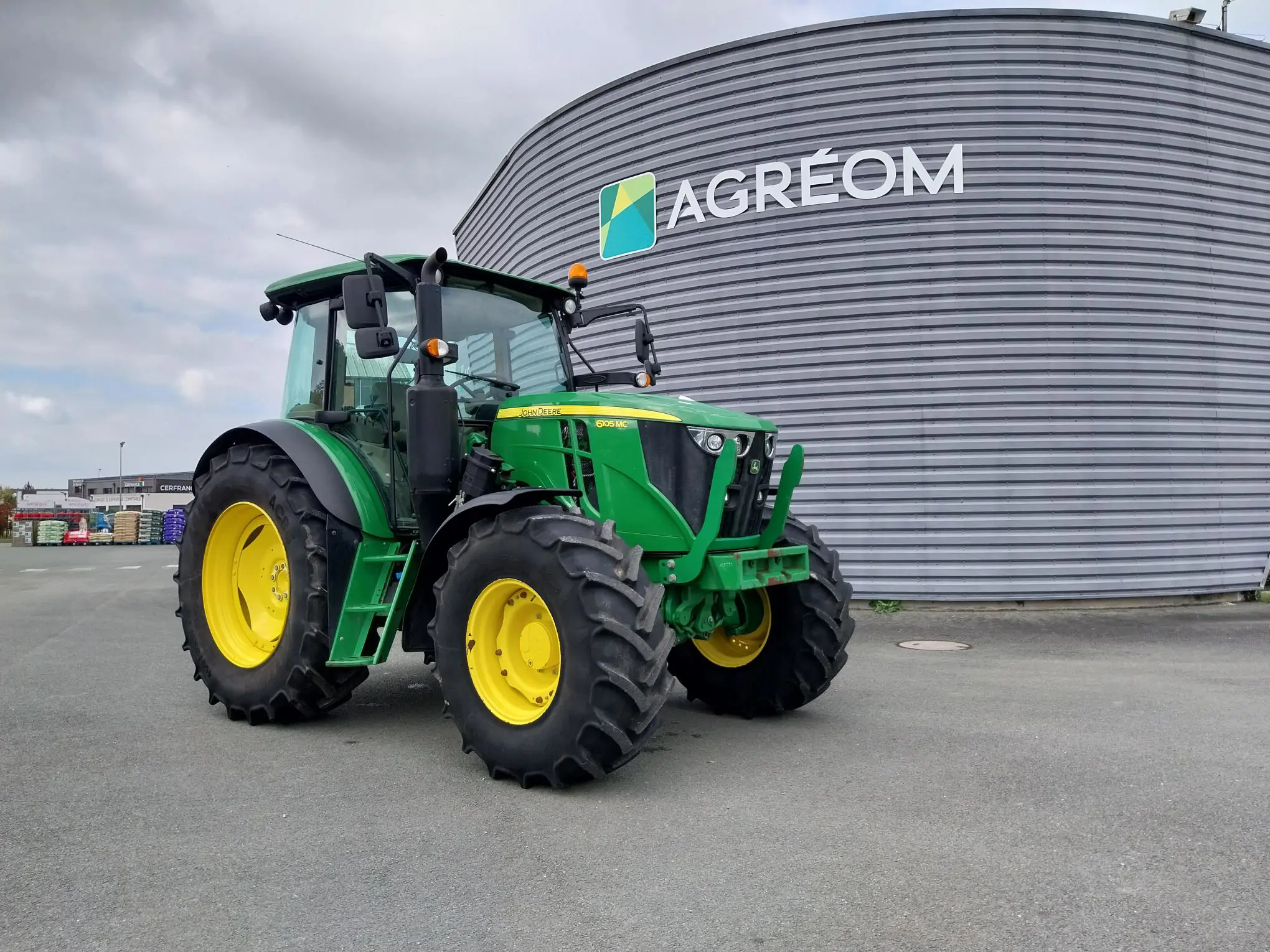 Photo JOHN DEERE 6105MC