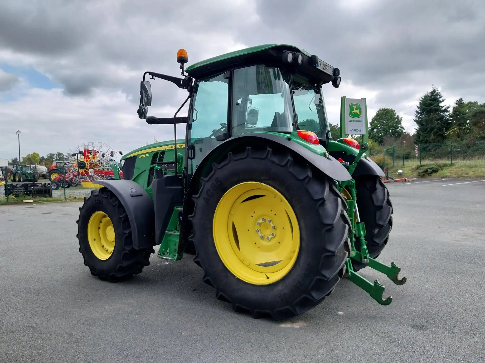 Image JOHN DEERE 6105MC