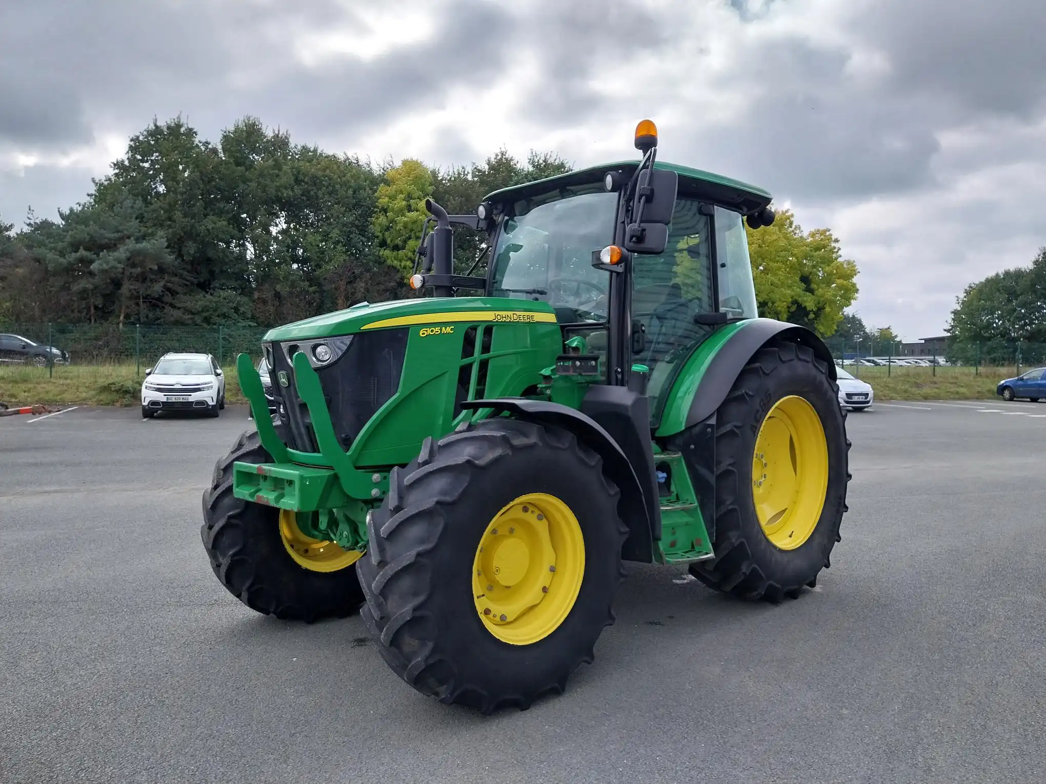 Image JOHN DEERE 6105MC
