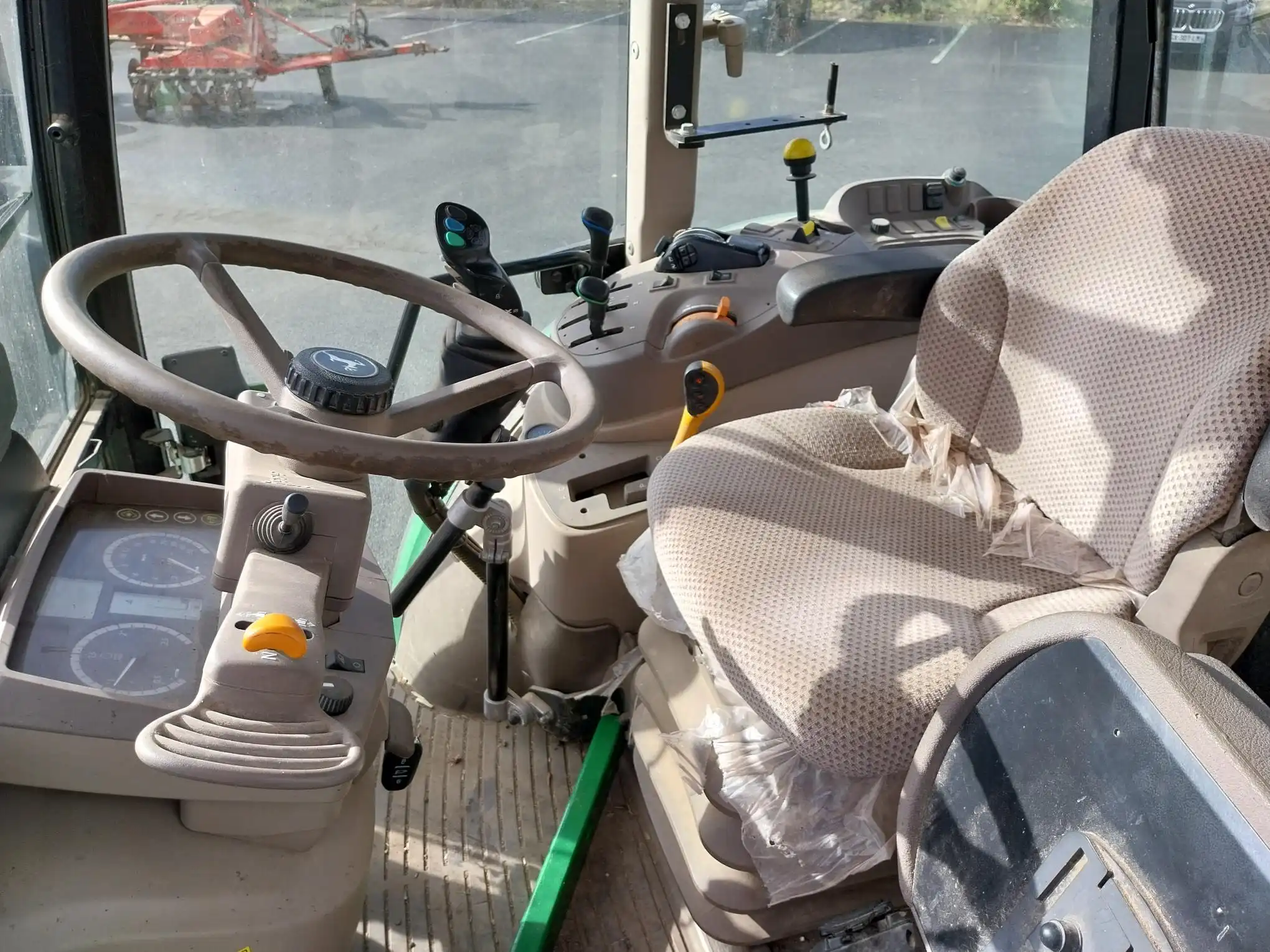 Image JOHN DEERE 6105MC