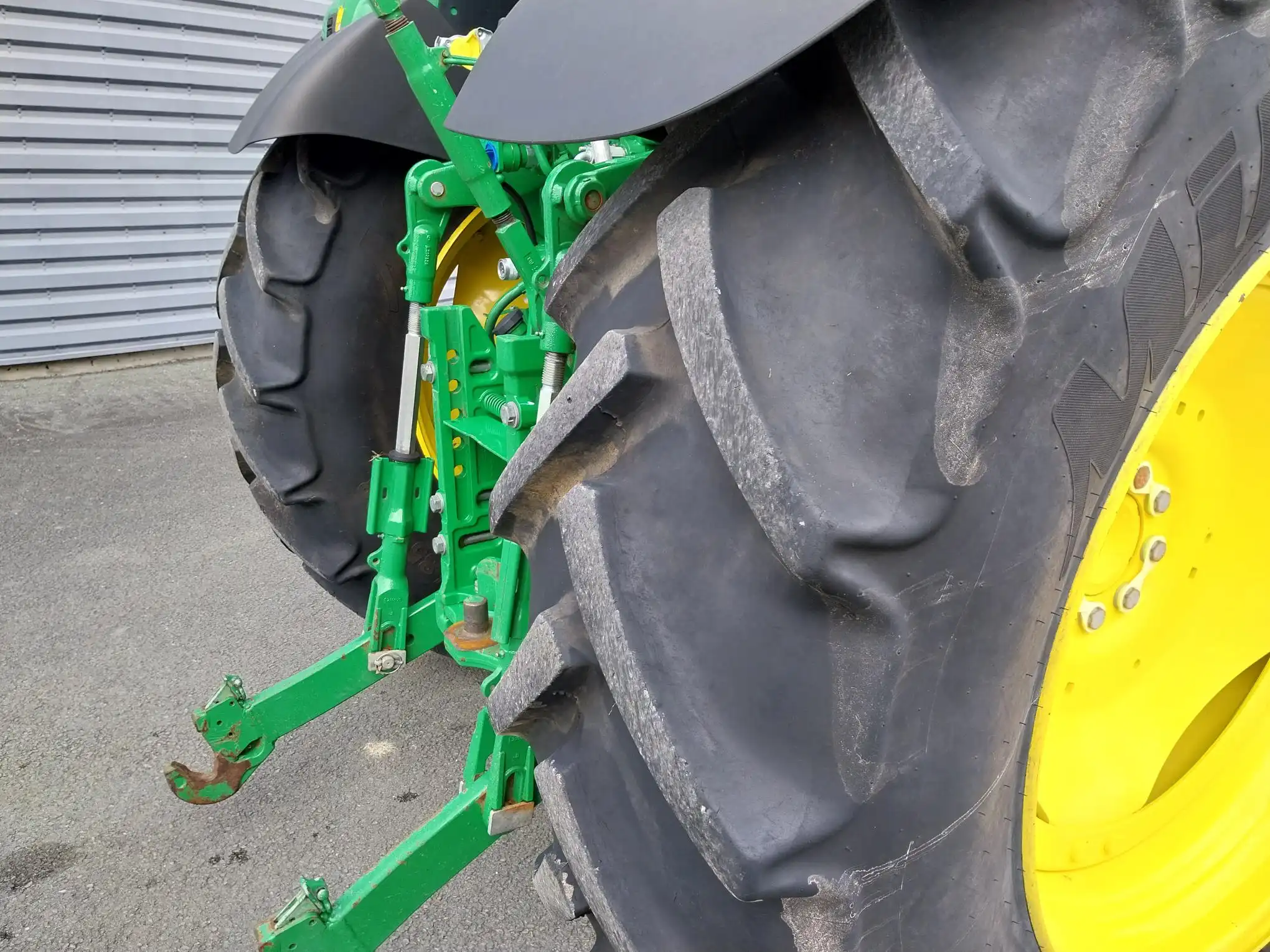 Image JOHN DEERE 6105MC