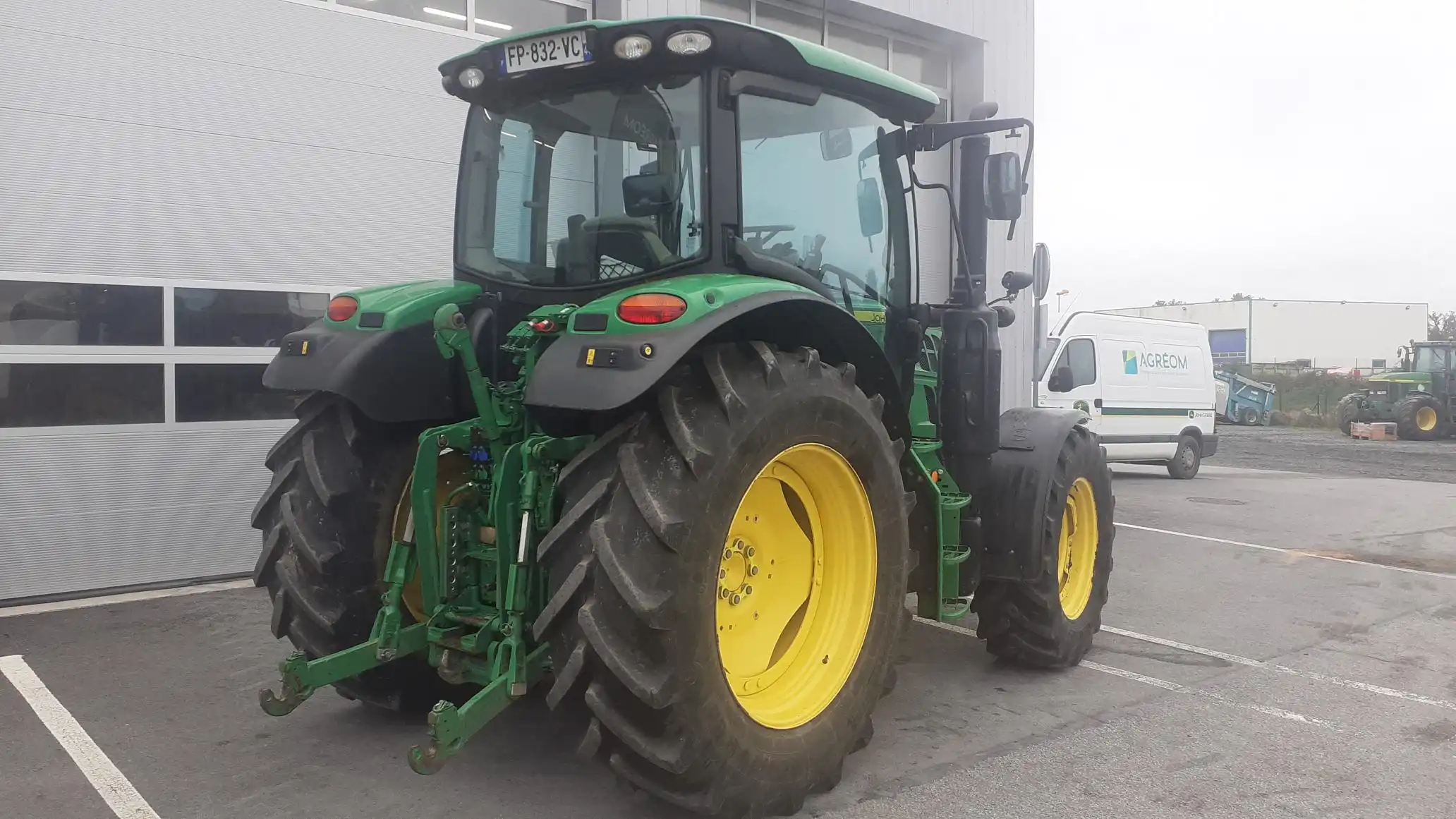 Image JOHN DEERE 6120R