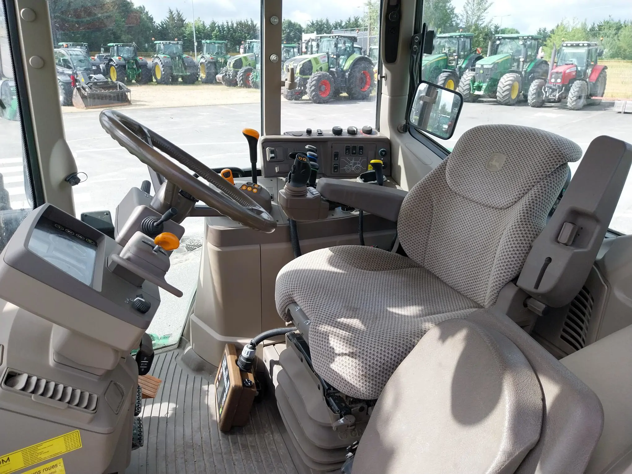 Image JOHN DEERE 6110M