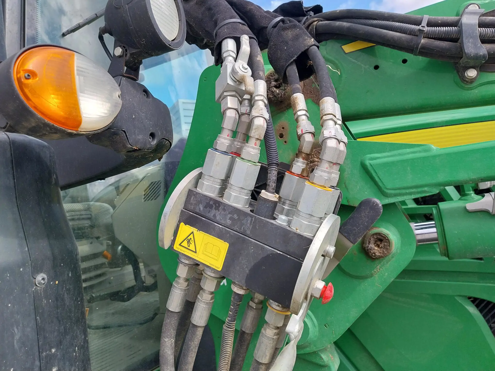 Image JOHN DEERE 6110M