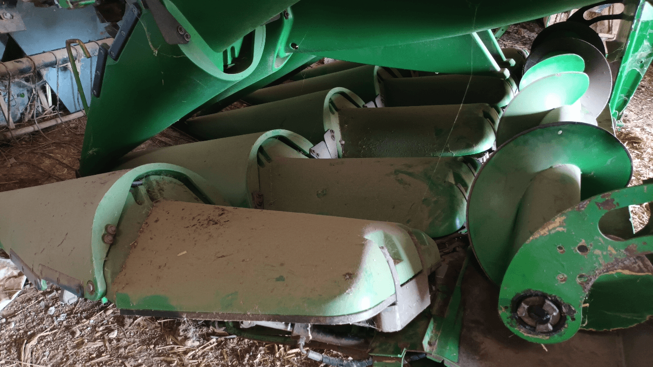 Image JOHN DEERE CUEILLEUR MAIS 608C