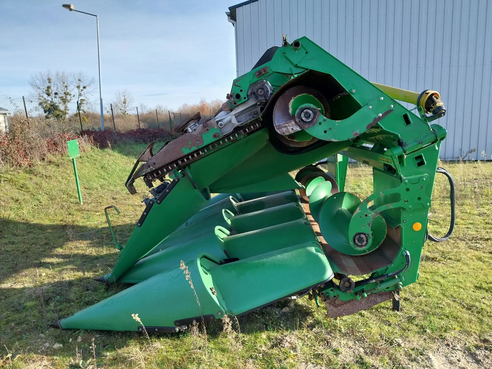 Image JOHN DEERE CUEILLEUR MAIS 608C