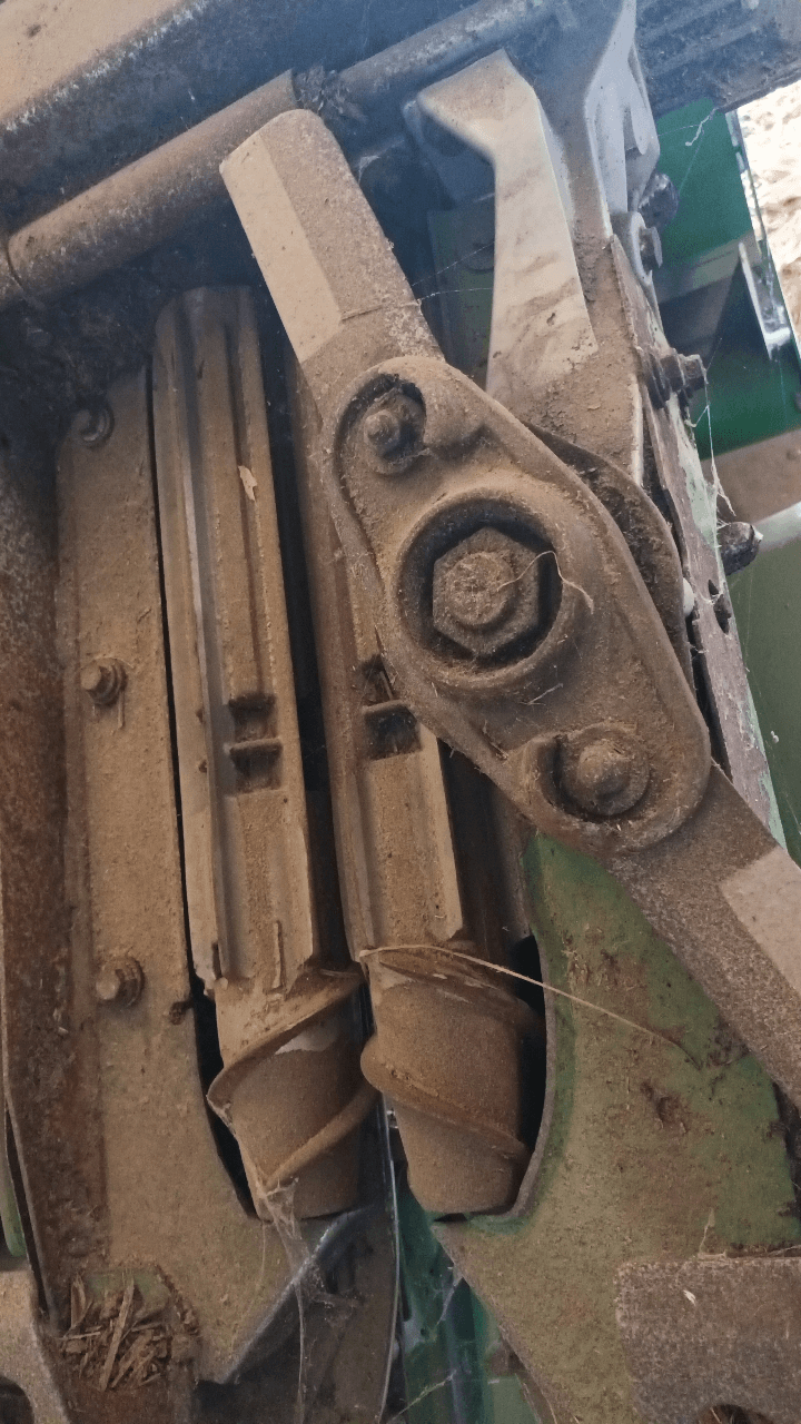 Image JOHN DEERE CUEILLEUR MAIS 608C