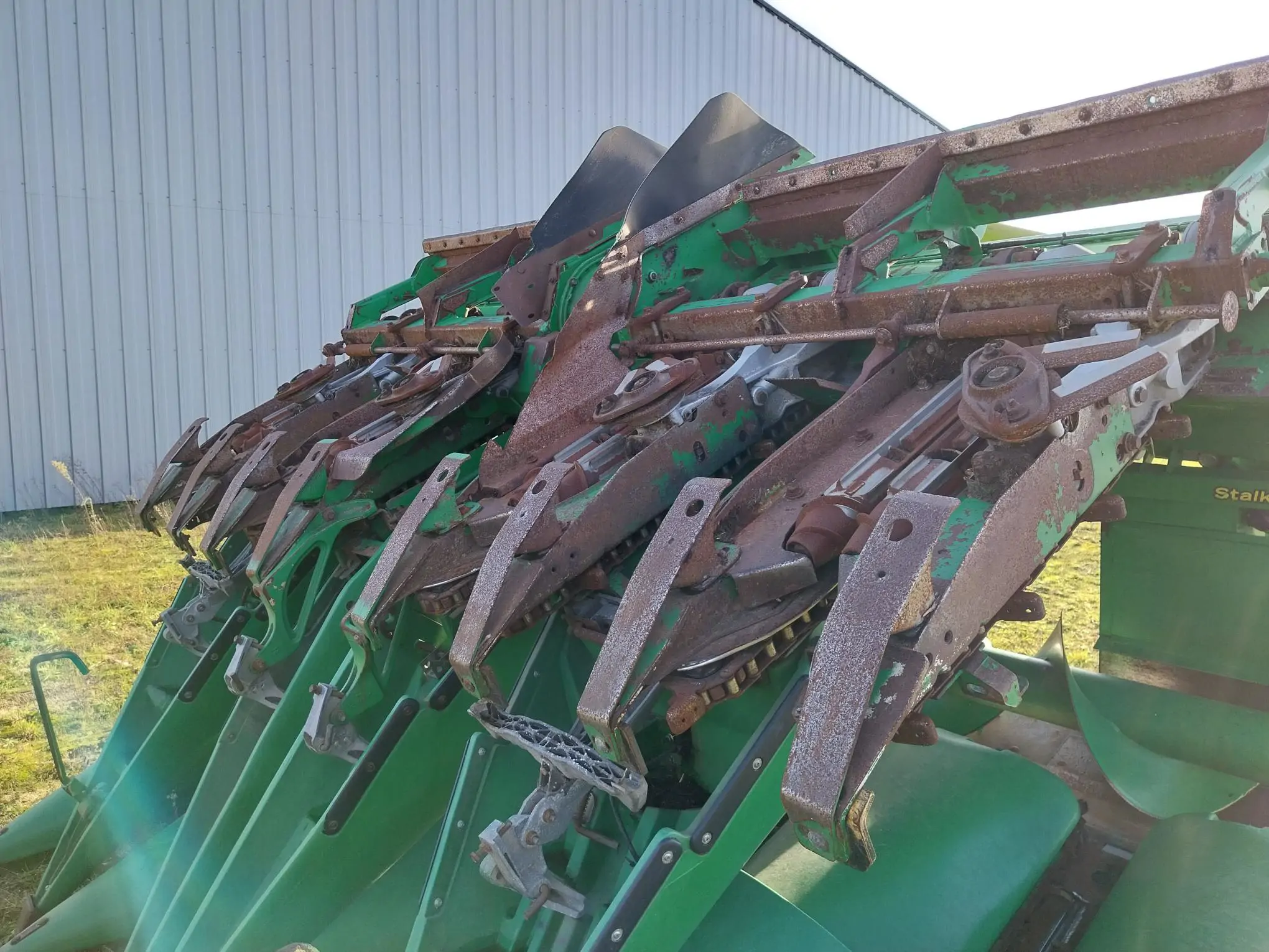 Image JOHN DEERE CUEILLEUR MAIS 608C