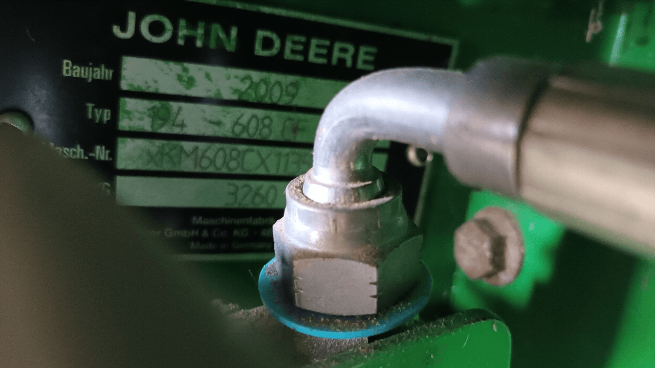 Image JOHN DEERE CUEILLEUR MAIS 608C