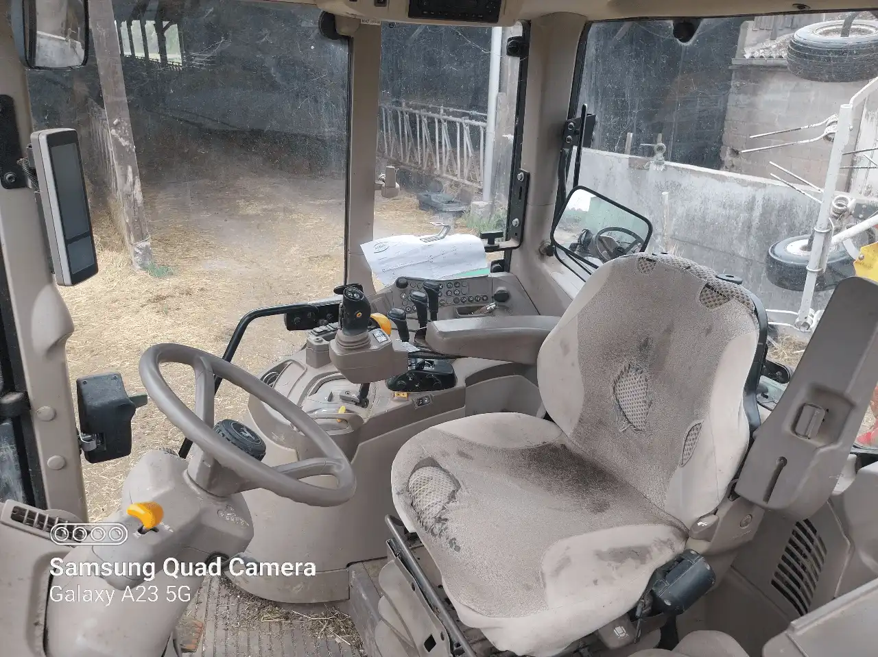 Photo JOHN DEERE 6100M (1)CE+ 5ANS 3750H