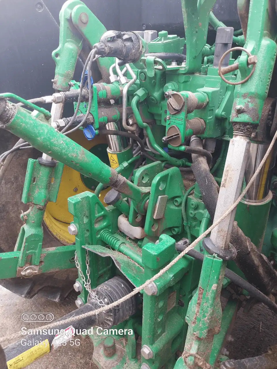 Image JOHN DEERE 6100M (1)CE+ 5ANS 3750H
