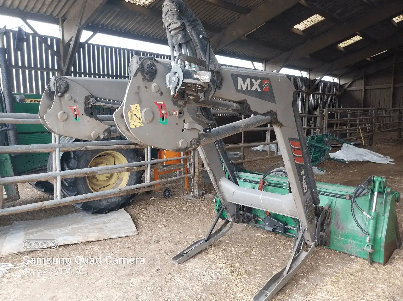 Image JOHN DEERE 6100M (1)CE+ 5ANS 3750H