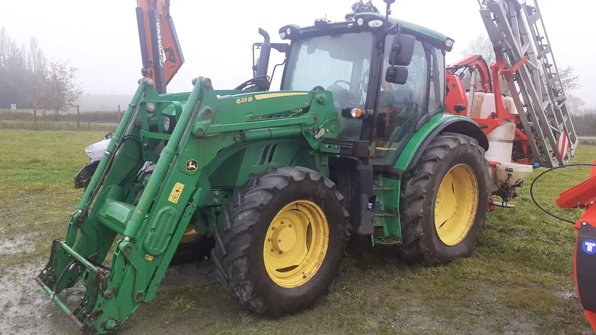 Photo JOHN DEERE 6110R