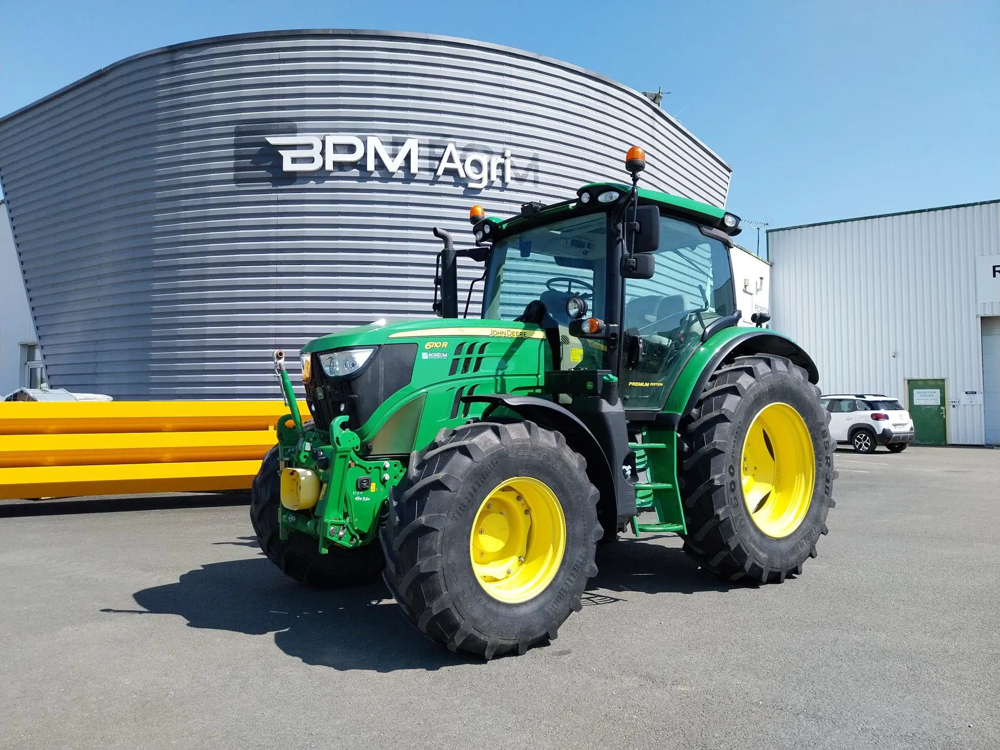 Photo JOHN DEERE 6110R