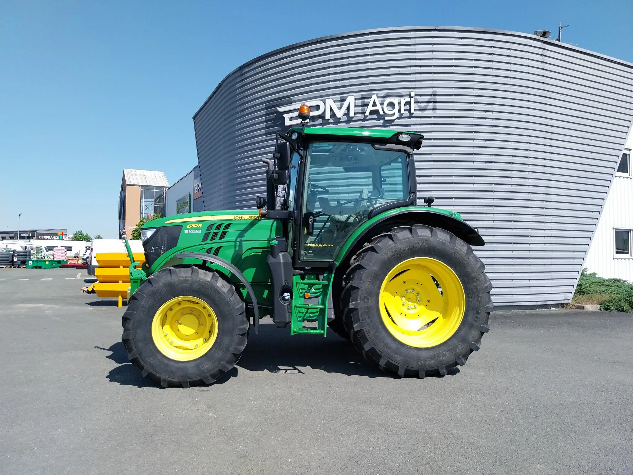 Image JOHN DEERE 6110R