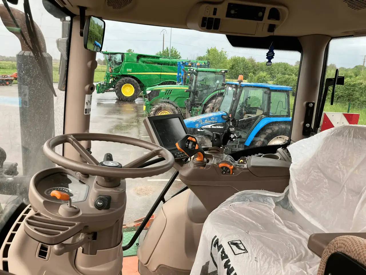 Photo JOHN DEERE 6250R