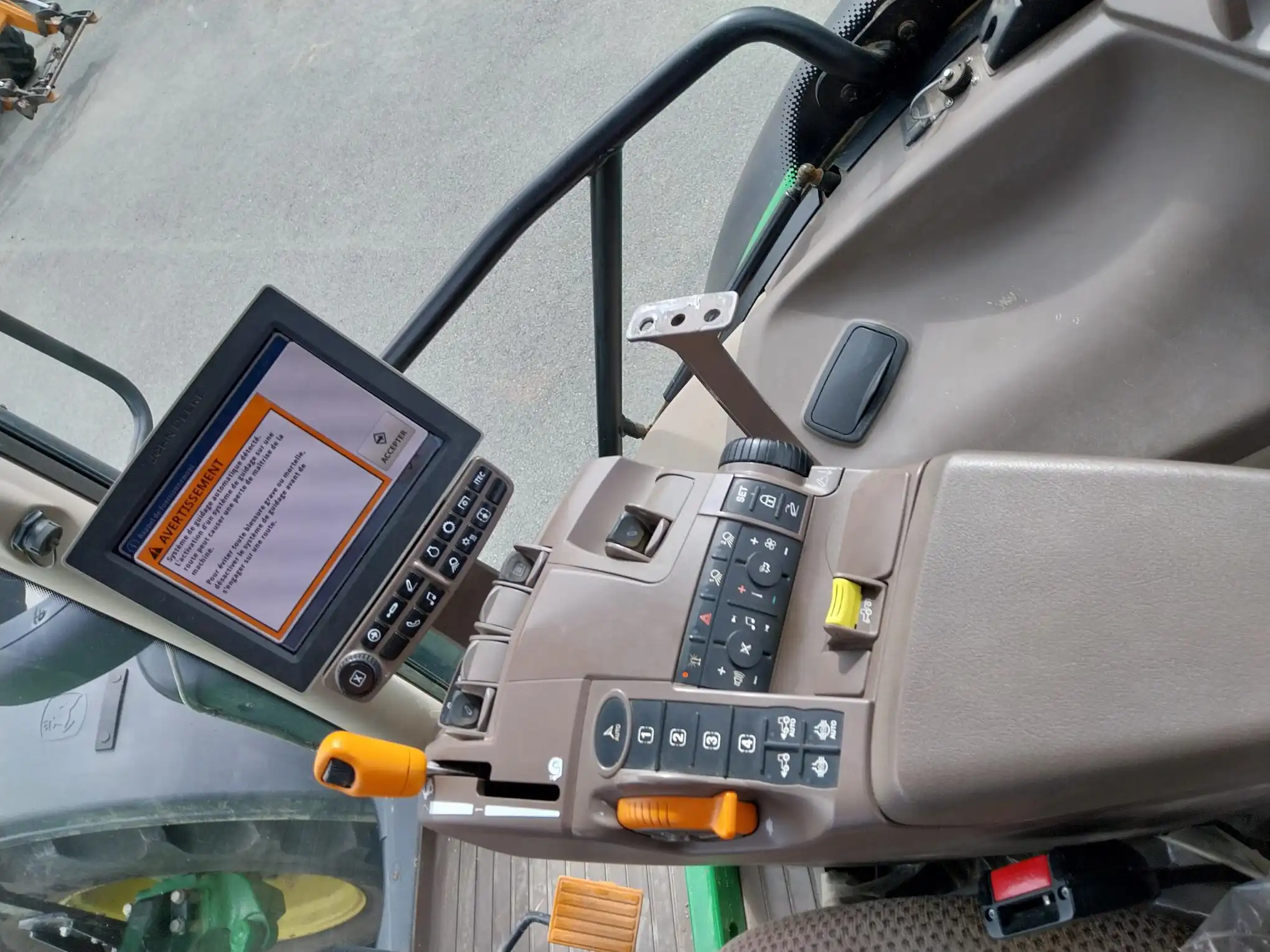 Image JOHN DEERE 6145R