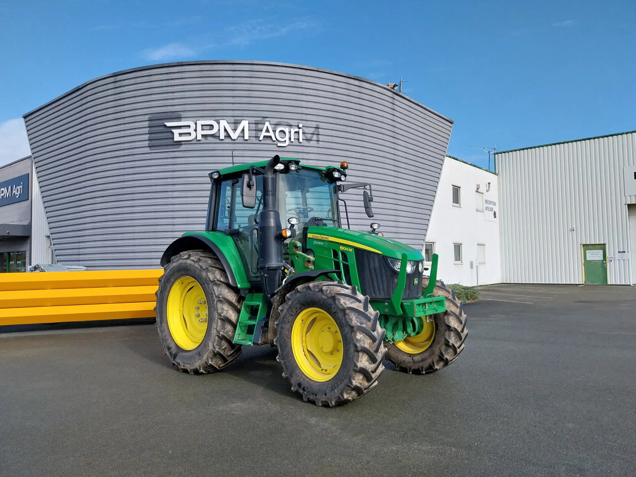 Image JOHN DEERE 6100M