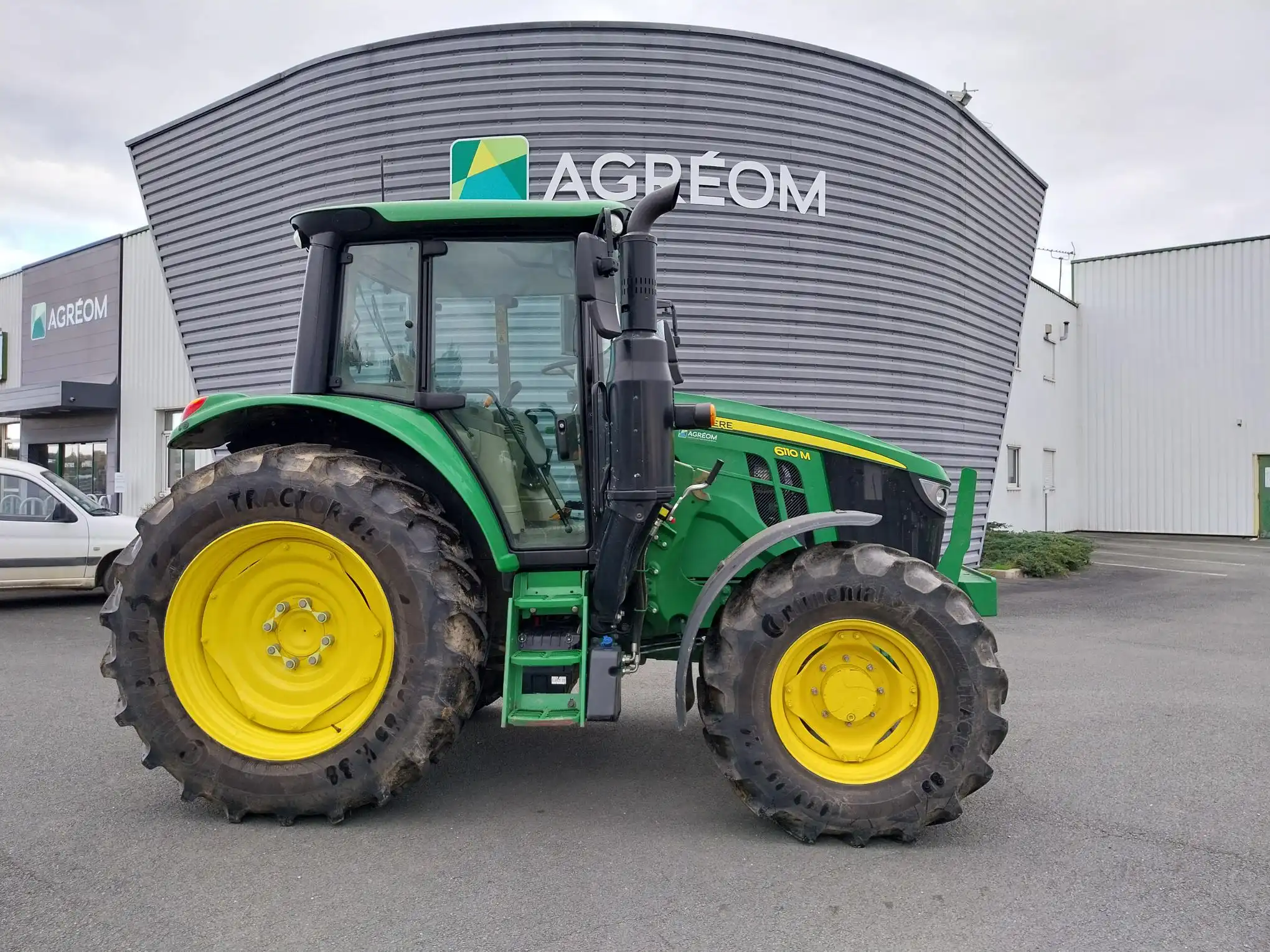 Image JOHN DEERE 6110M