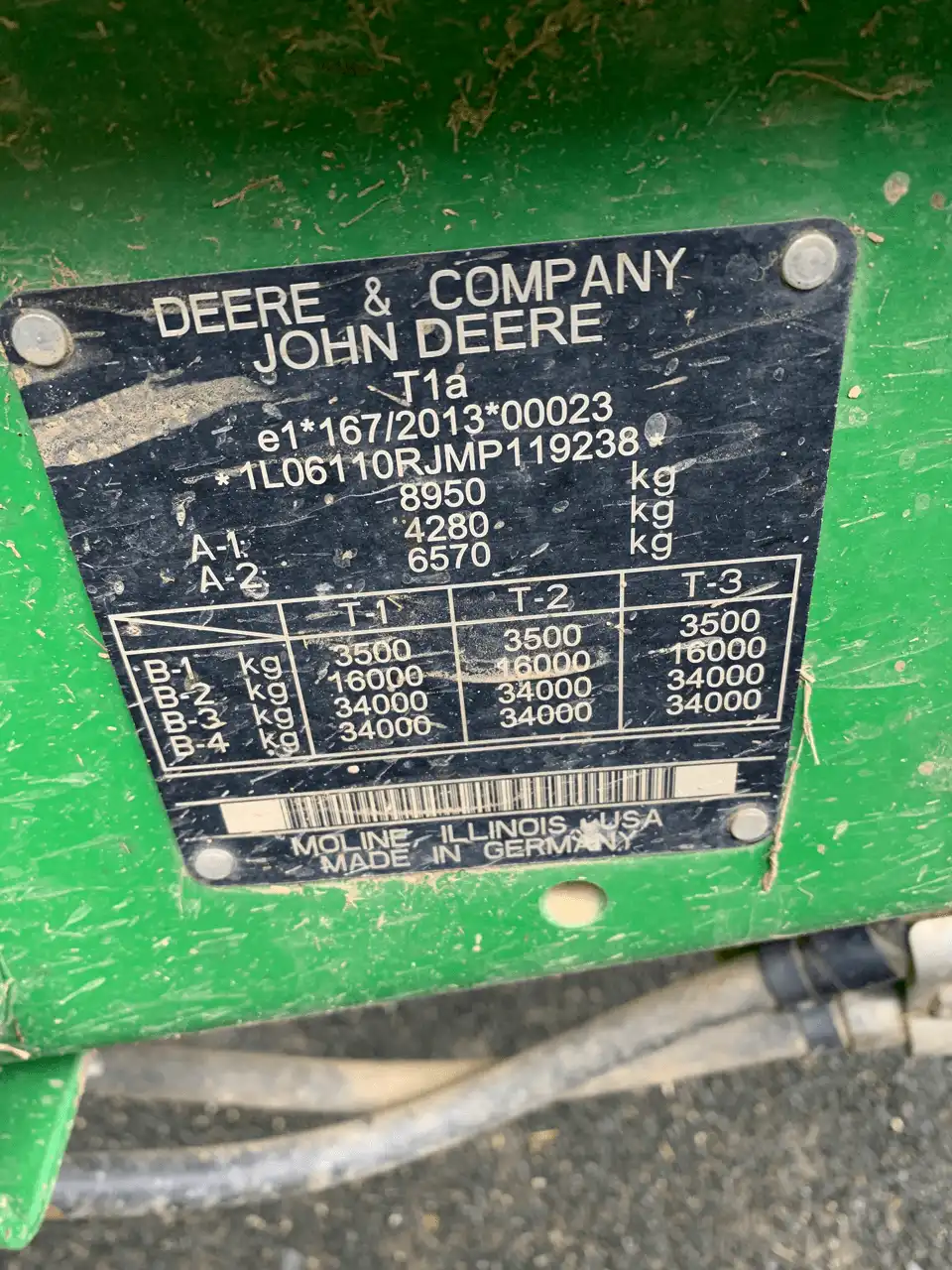 Photo JOHN DEERE 6110R