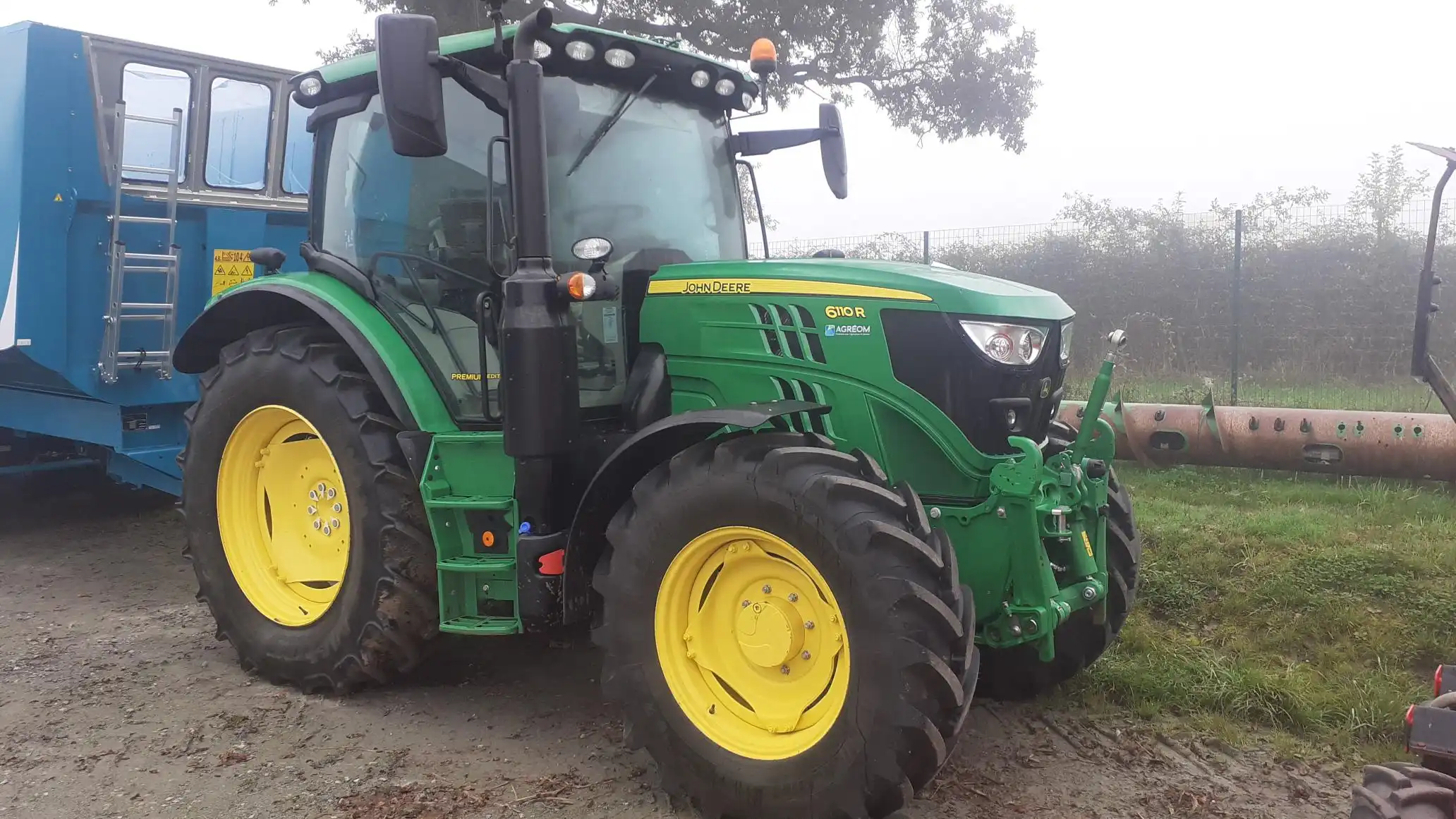 Image JOHN DEERE 6110R