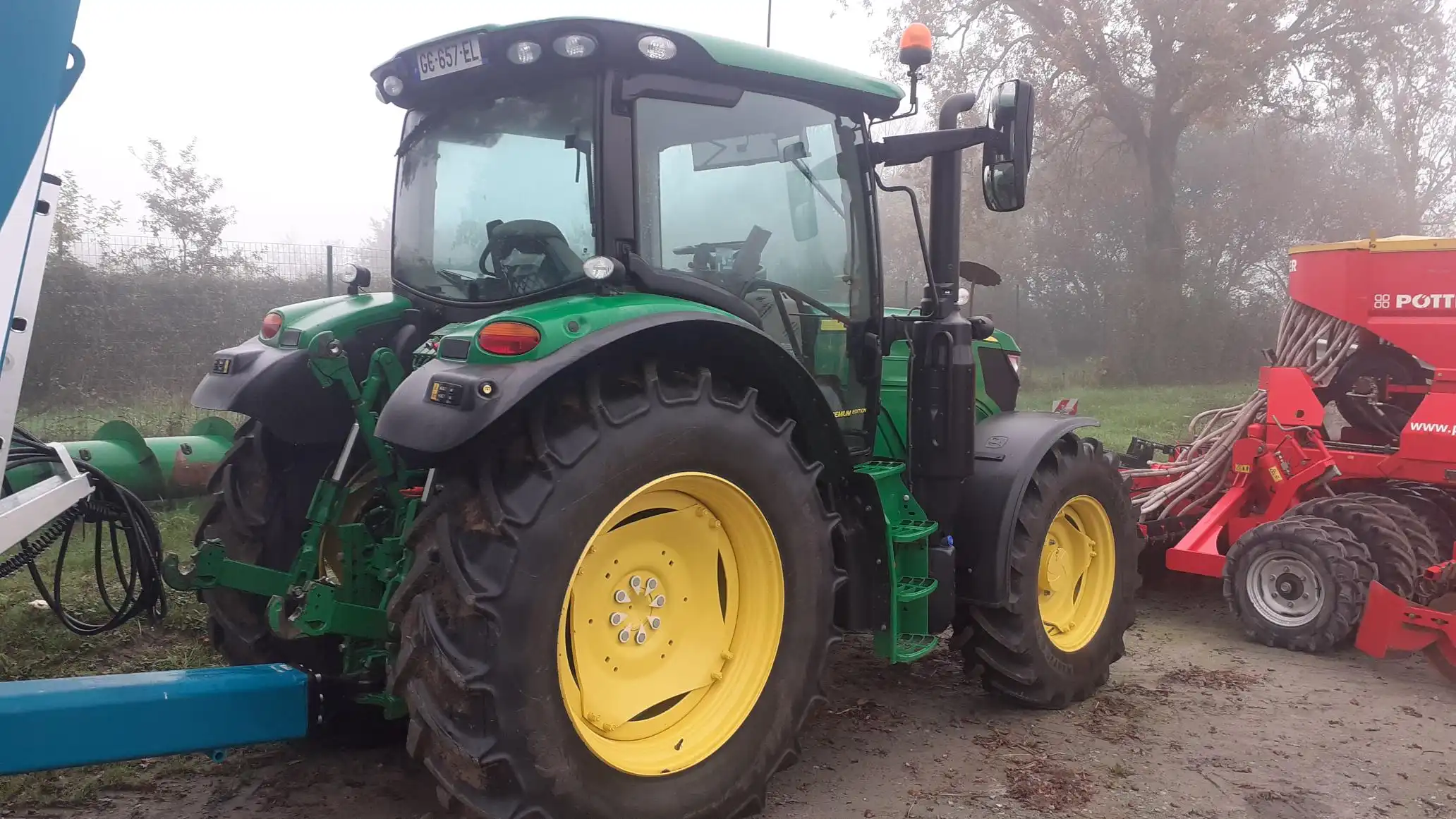 Image JOHN DEERE 6110R