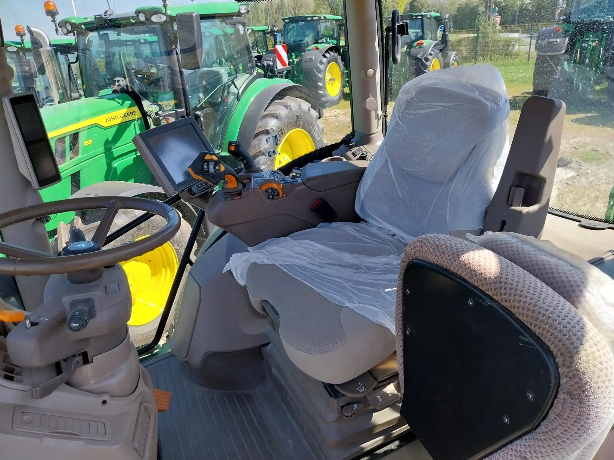 Image JOHN DEERE 6R165