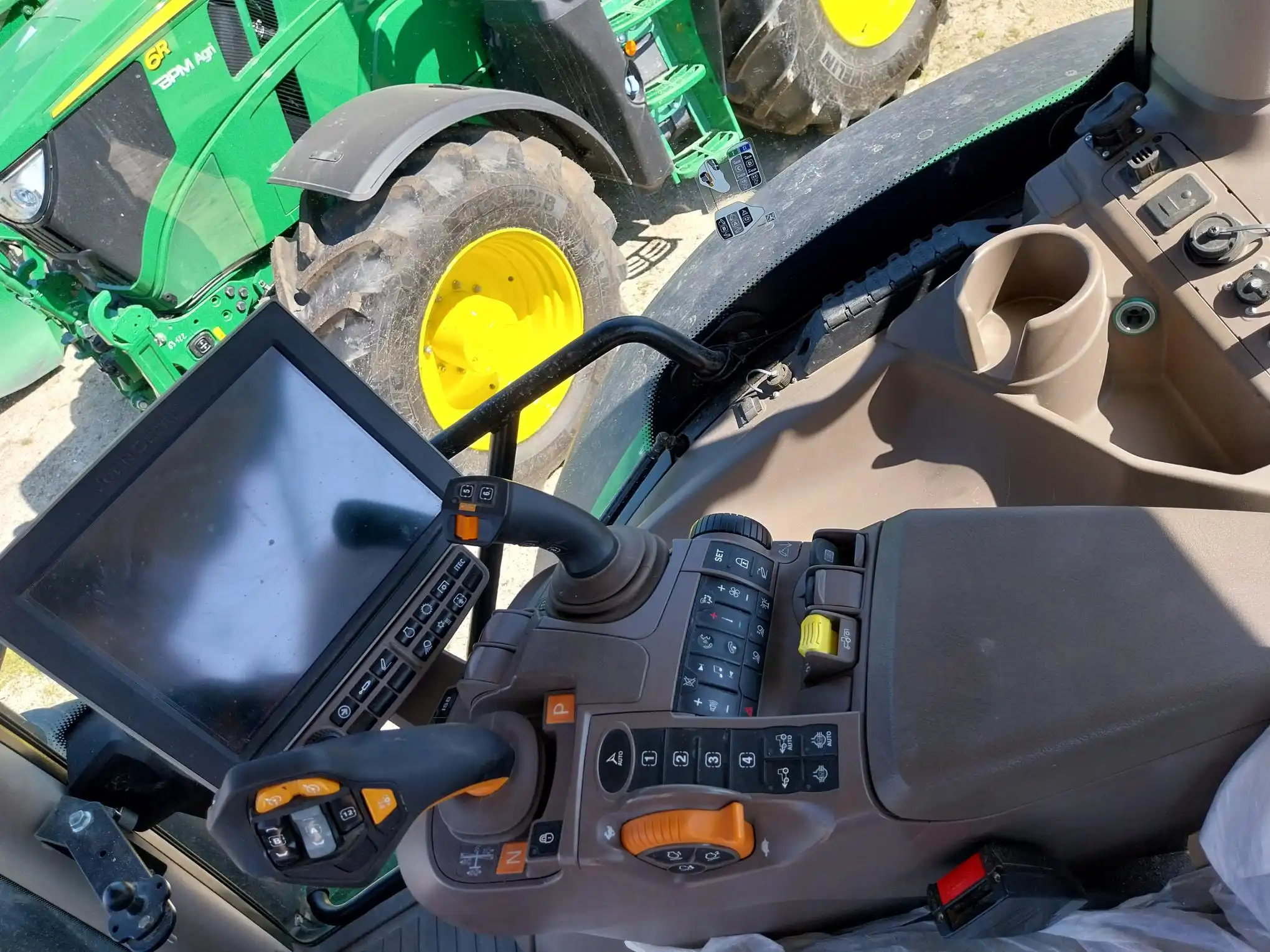 Image JOHN DEERE 6R165