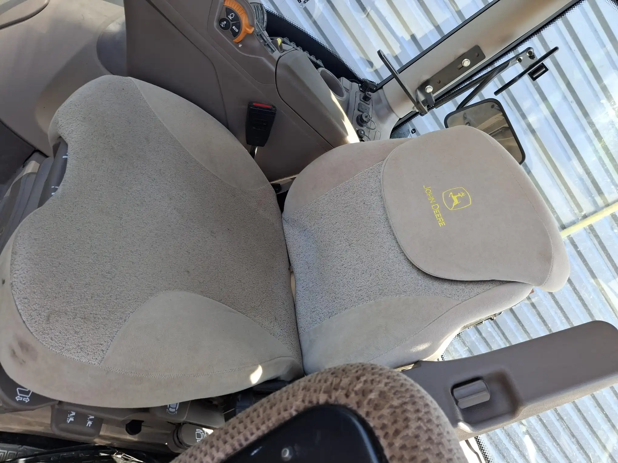 Image JOHN DEERE 6R130