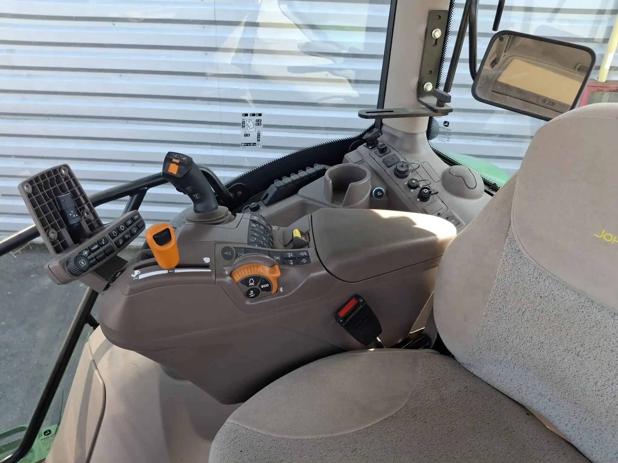 Image JOHN DEERE 6R130
