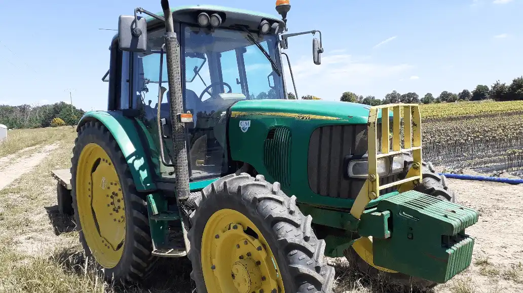 Photo JOHN DEERE TRACTEUR JOHN DEERE 6220