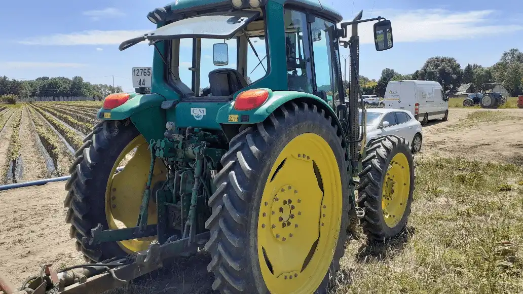 Image JOHN DEERE TRACTEUR JOHN DEERE 6220
