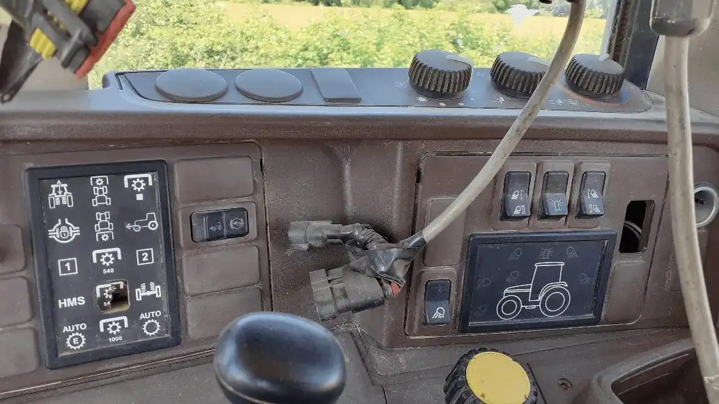 Image JOHN DEERE TRACTEUR JOHN DEERE 6220