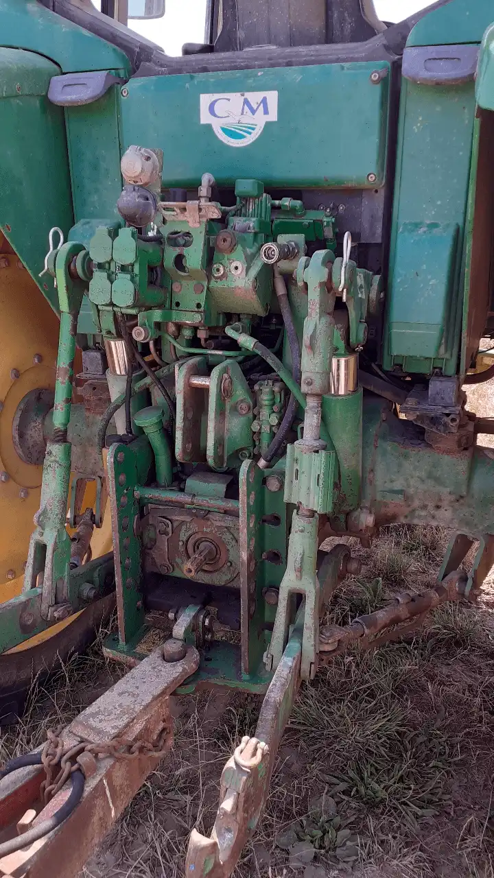 Image JOHN DEERE TRACTEUR JOHN DEERE 6220