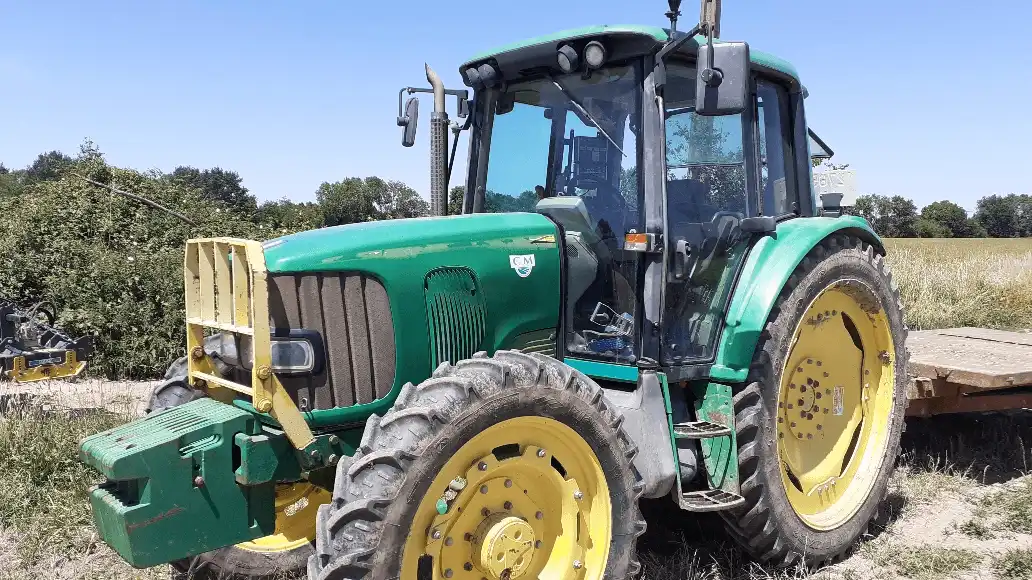 Image JOHN DEERE TRACTEUR JOHN DEERE 6220
