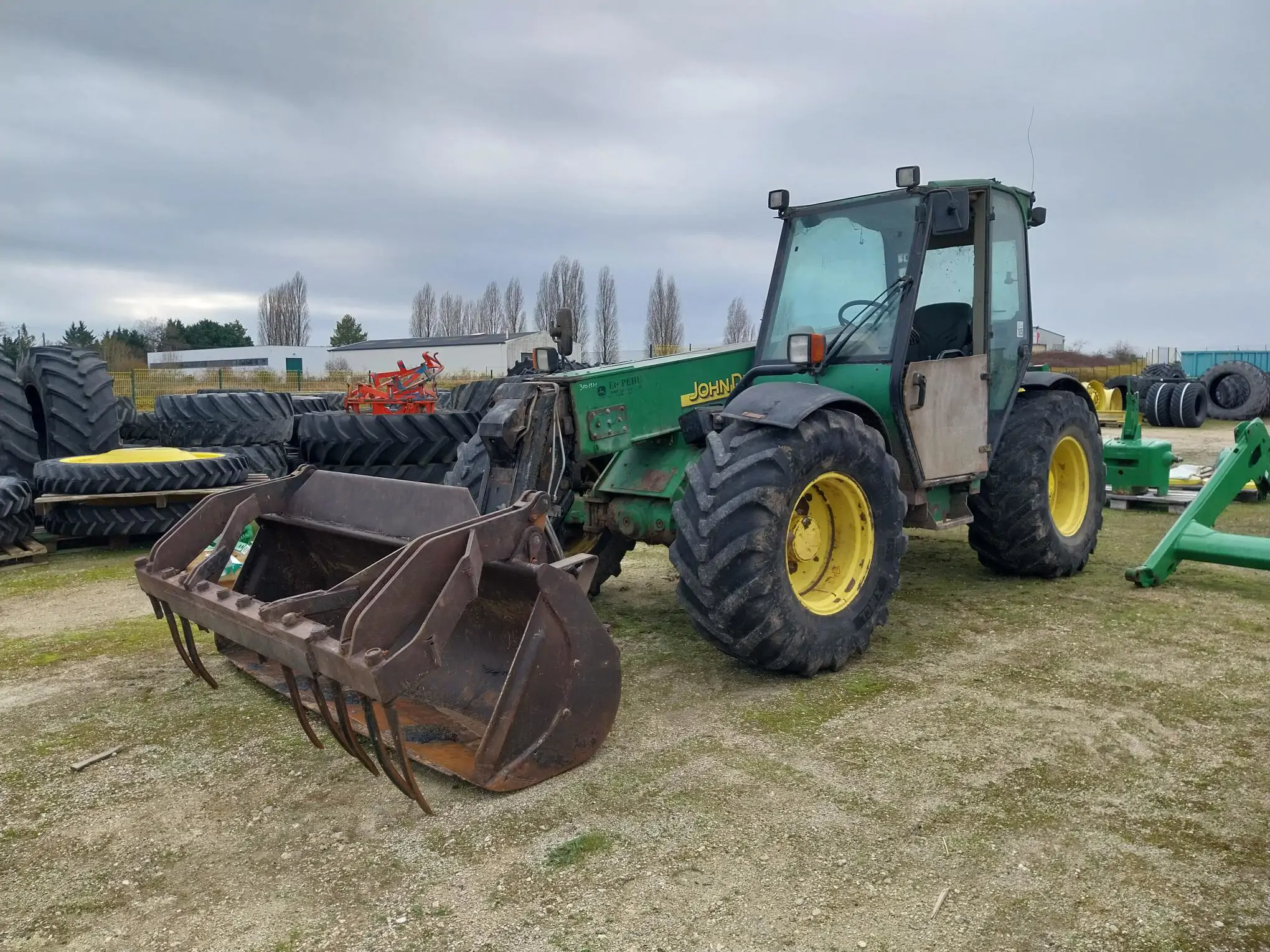 Photo JOHN DEERE TELESCOPIQUE J.DEERE 3400