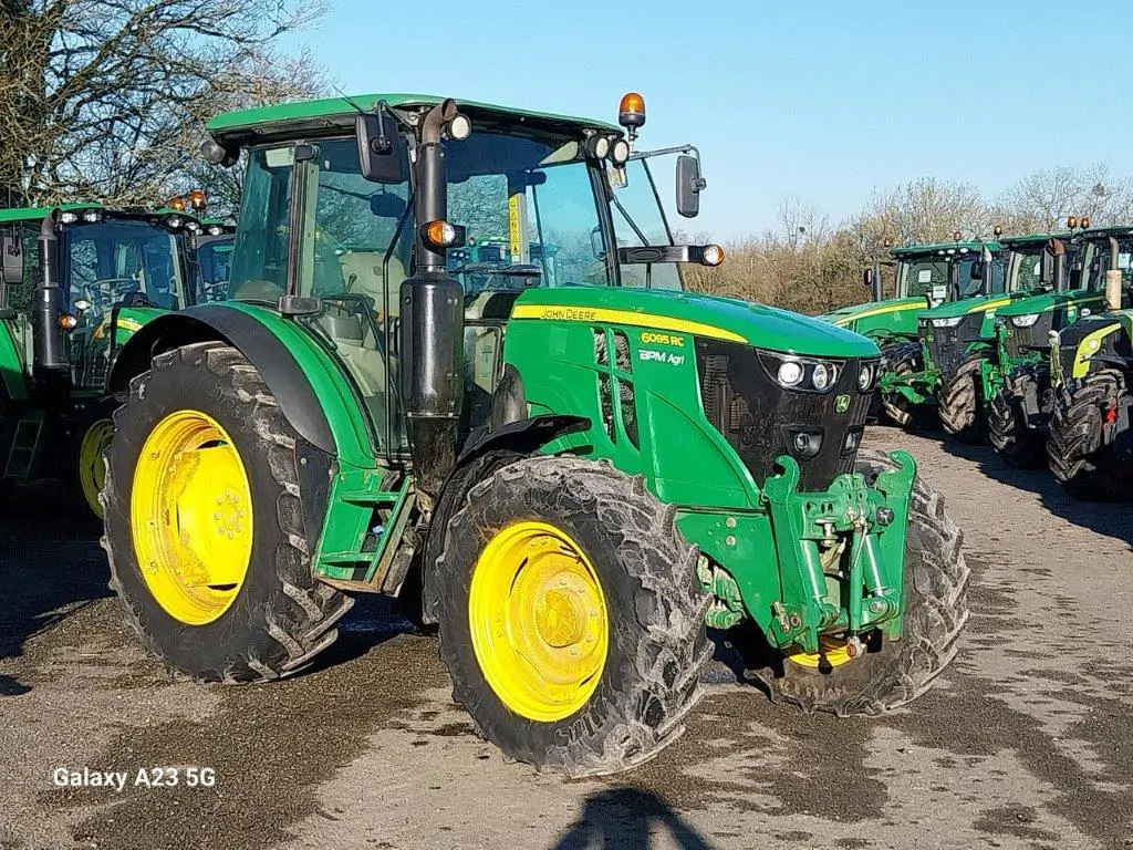 Photo JOHN DEERE 6095RC