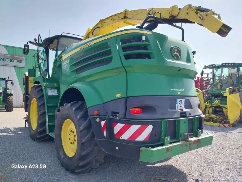 Image JOHN DEERE 8200