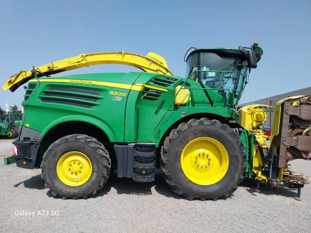 Image JOHN DEERE 8200