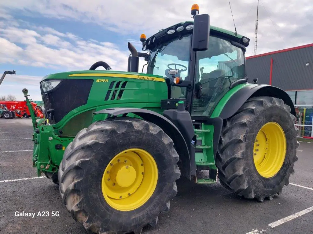 Photo JOHN DEERE 6215R