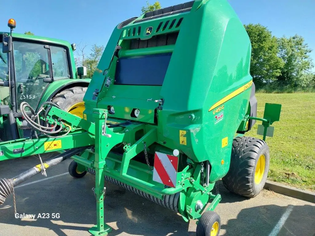 Photo JOHN DEERE V451G PACK