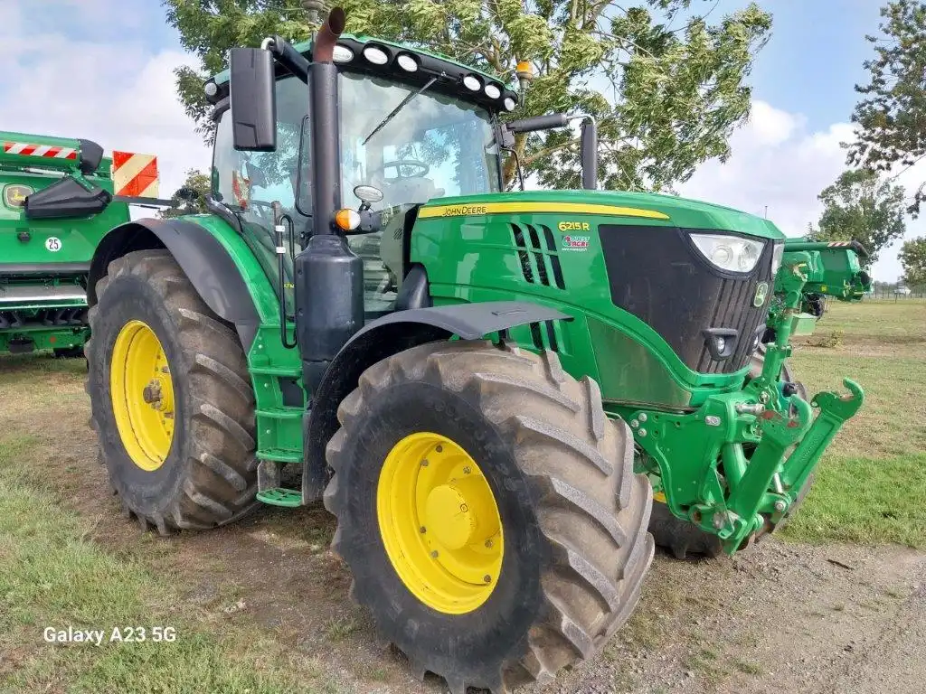 Image JOHN DEERE 6215R