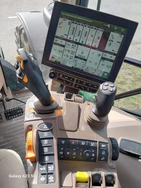 Image JOHN DEERE 6215R
