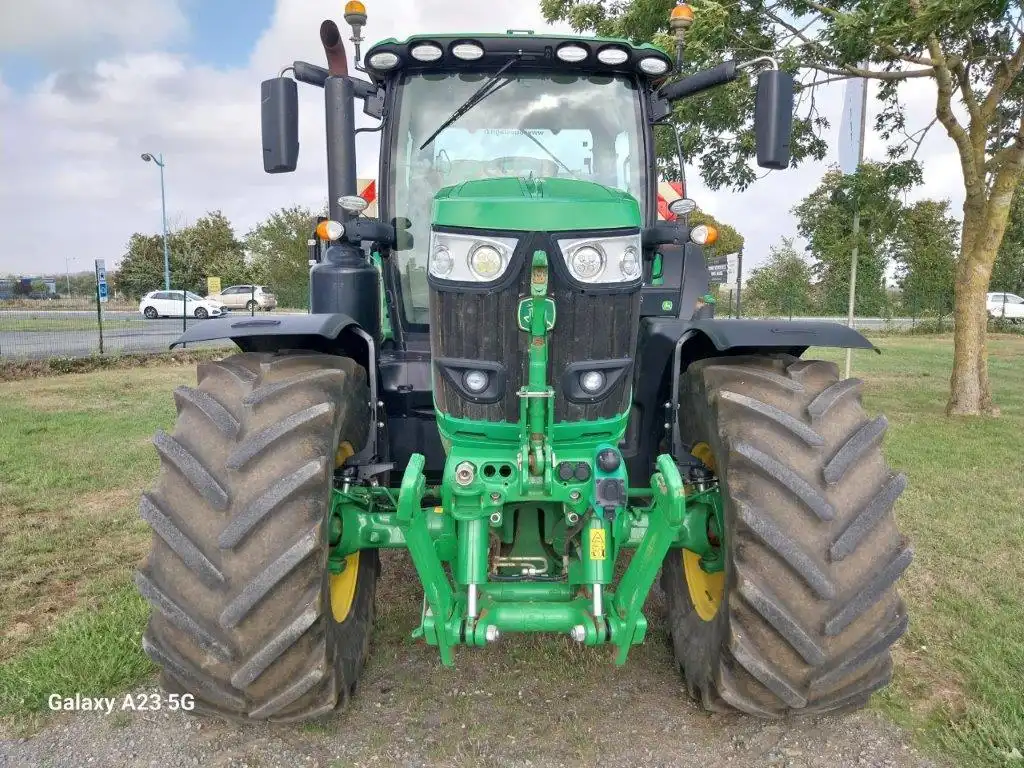Image JOHN DEERE 6215R