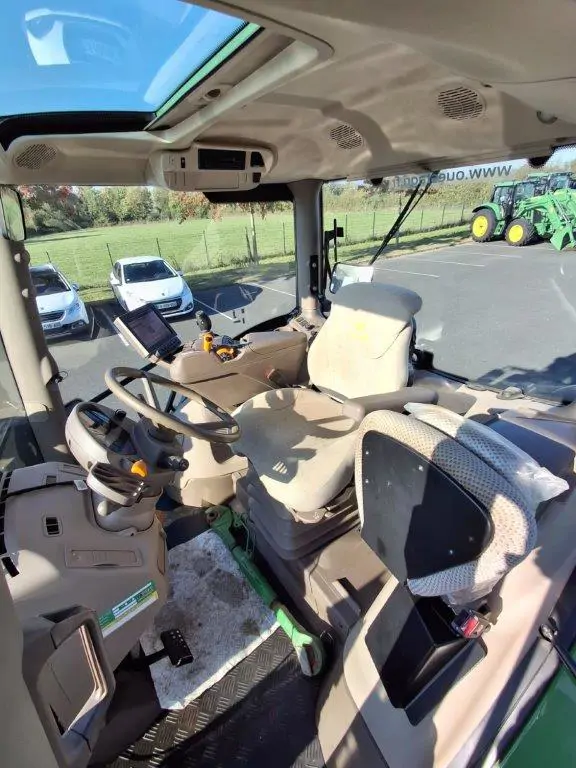 Image JOHN DEERE 6110R