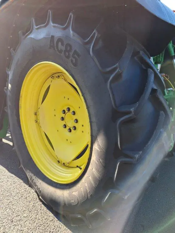 Image JOHN DEERE 6110R