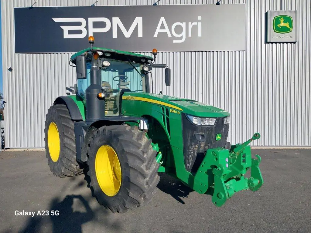 Photo JOHN DEERE 8320R
