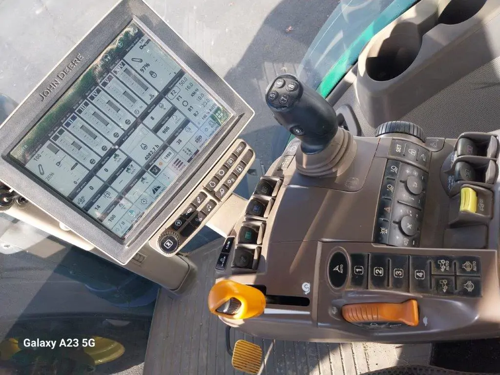 Image JOHN DEERE 8320R