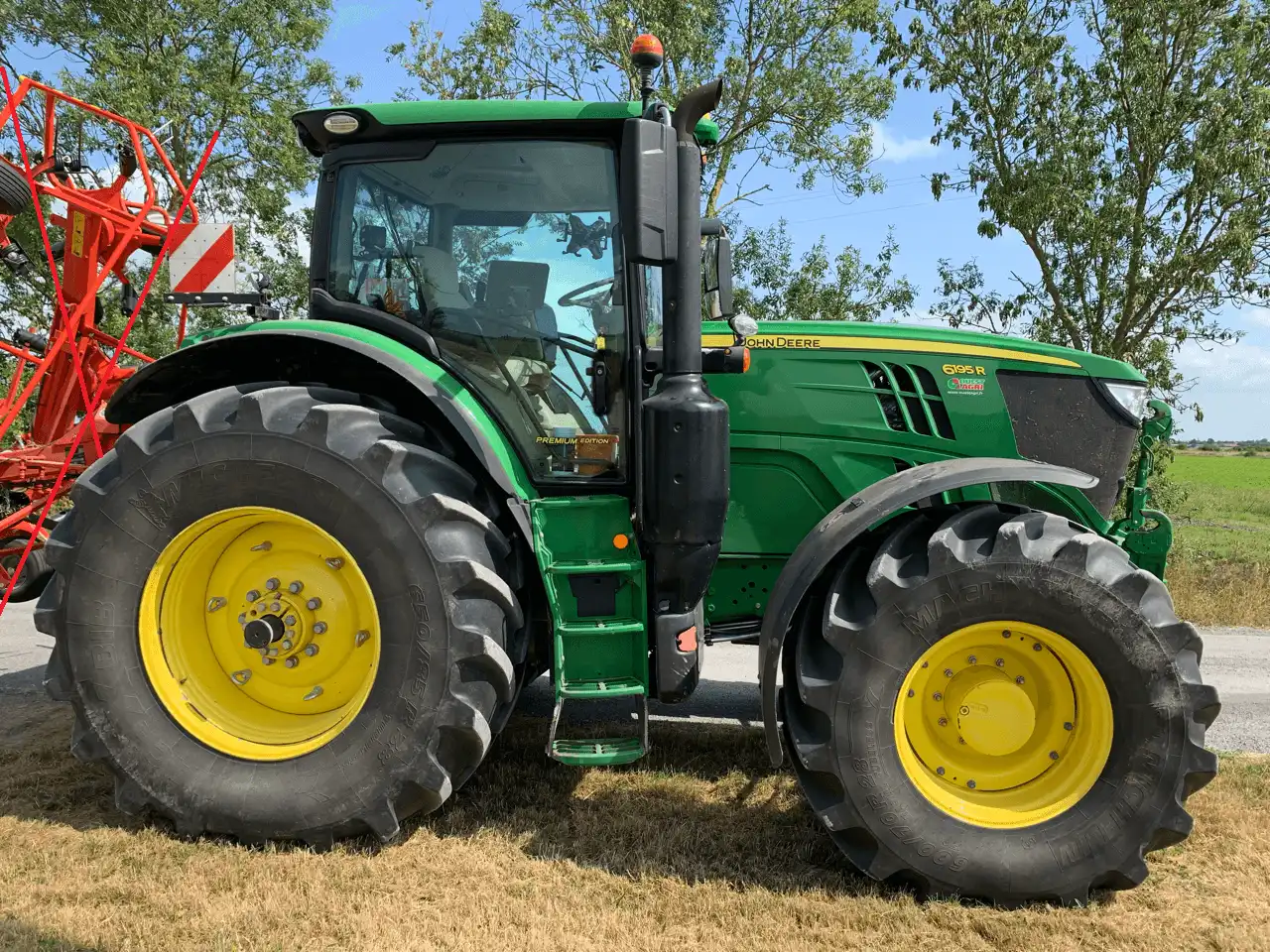 Image JOHN DEERE 6195R